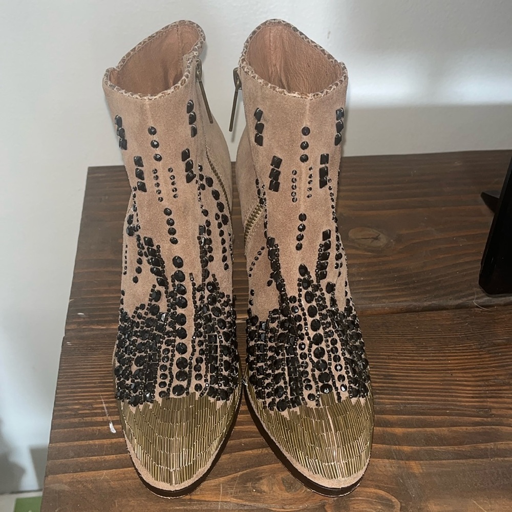 Donald J. Pliner bedazzled ankle boots size 8.5